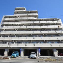 中央ロイヤルマンション 西条の中心部で眺望良好なマンションです!
周辺環境も良好で生活しやすい立地です!