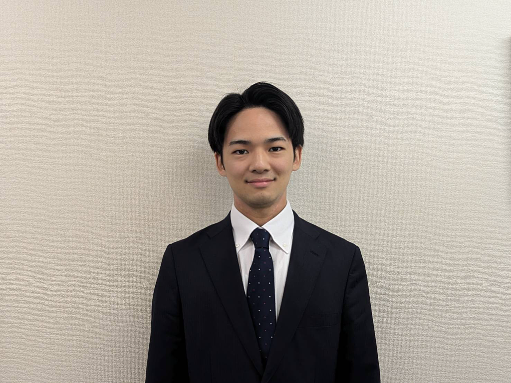 東広島市高屋町在住です。
新卒で入社しました。
現在は彼女と二人暮らしをしていますので、経験をもとにお部屋をご紹介させて頂きます！